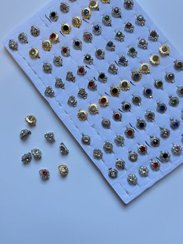 Mini brooch pin | random design