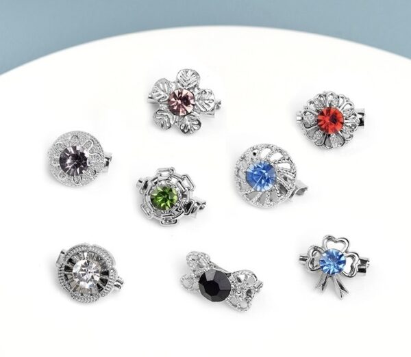 Mini brooch pin | random design